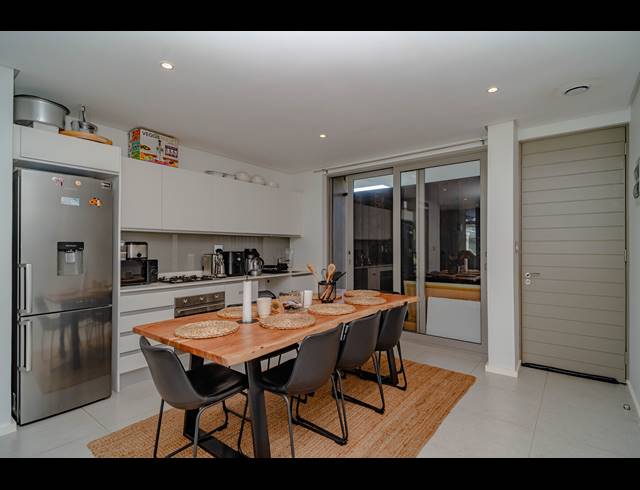 2 BEDROOM APARTMENT TO LET IN SIBAYA PRECINCT